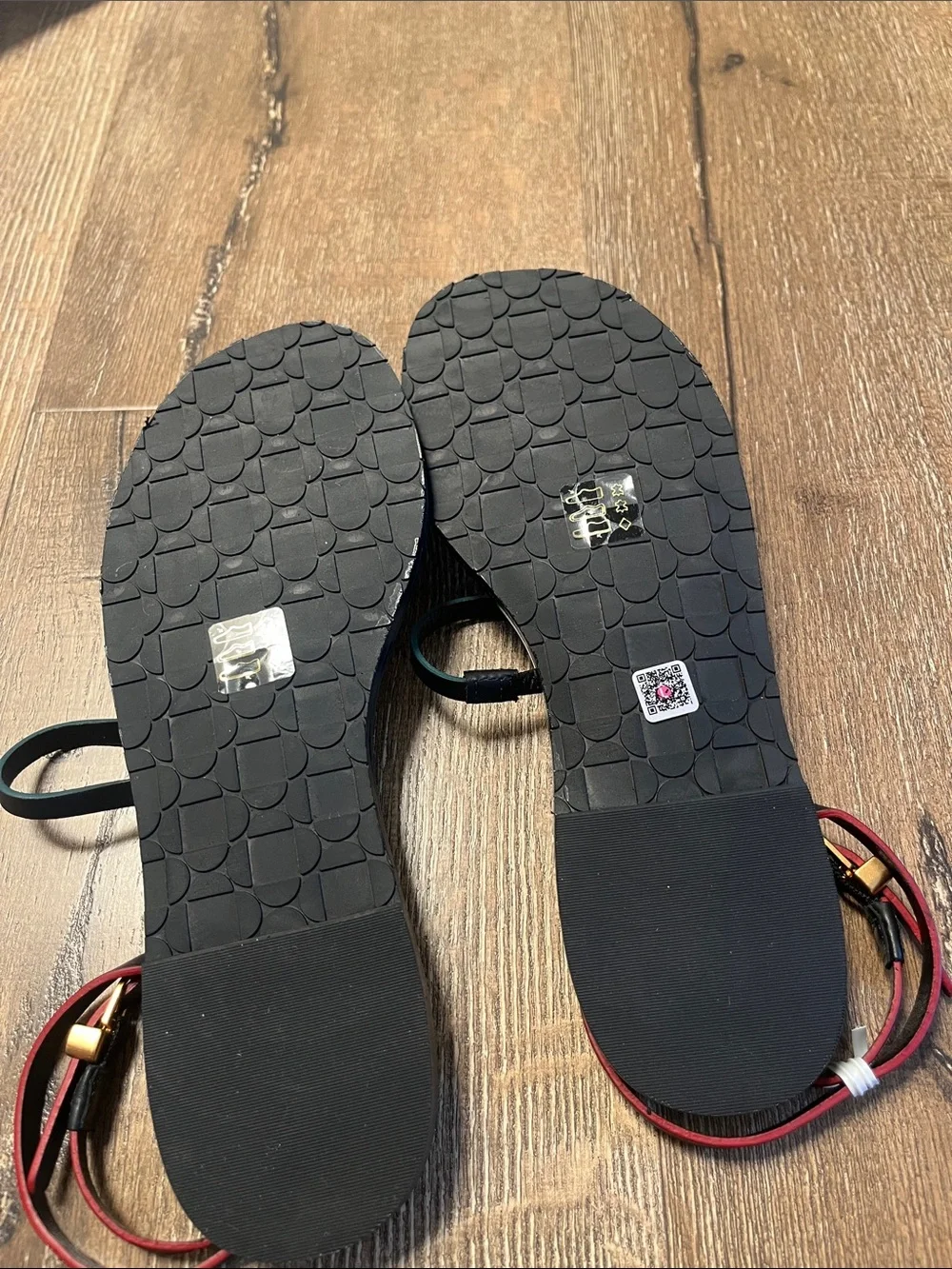Larroude sleek women